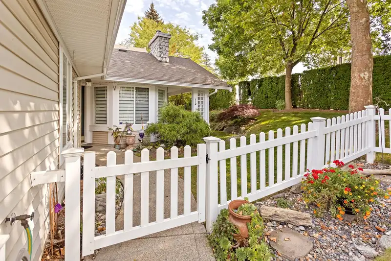 27 6488 168 STREET - photo 2 of 40