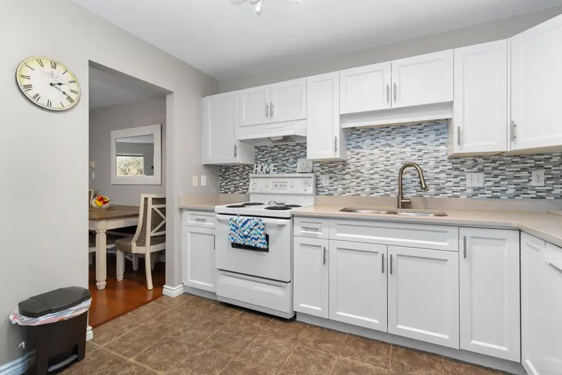 207 3174 GLADWIN ROAD - photo 3 of 25