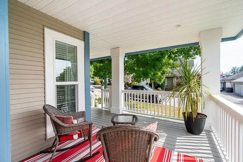 19029 68B AVENUE - photo 4 of 40