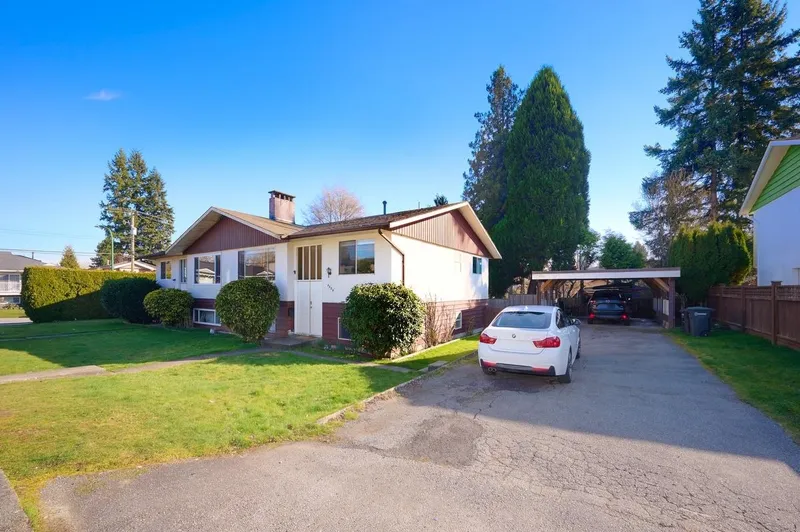 4086/ 4088 LISTER COURT - photo 2 of 25