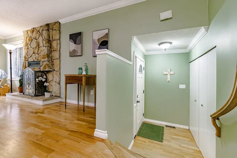 1265 LYNWOOD AVENUE - photo 3 of 25