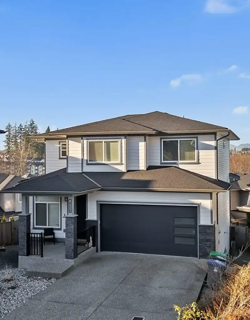 14551 61 AVENUE - photo 1 of 25