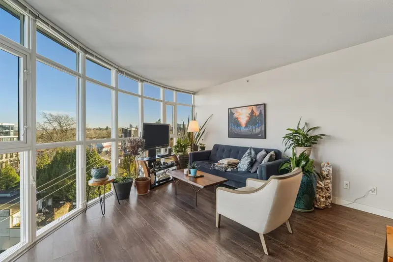 751 1483 E KING EDWARD AVENUE - photo 3 of 25