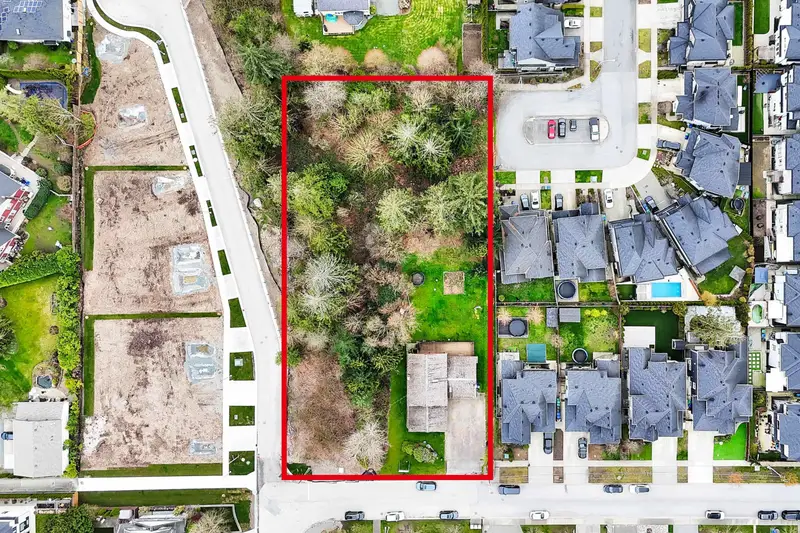 6643 181 STREET - photo 1 of 25