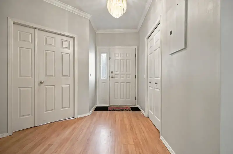 107 13895 102 AVENUE - photo 3 of 25