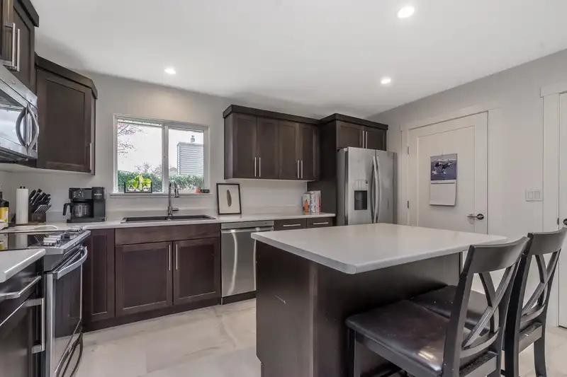 19212 FAIRWAY DRIVE - photo 3 of 33