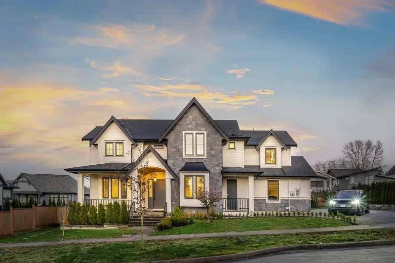 2892 164 STREET - photo 2 of 25