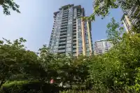 404 13380 108TH AVENUE - thumbnail 1