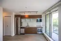404 13380 108TH AVENUE - thumbnail 3