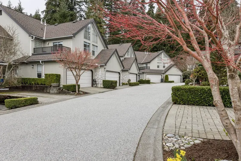 25 1001 NORTHLANDS DRIVE - photo 2 of 25