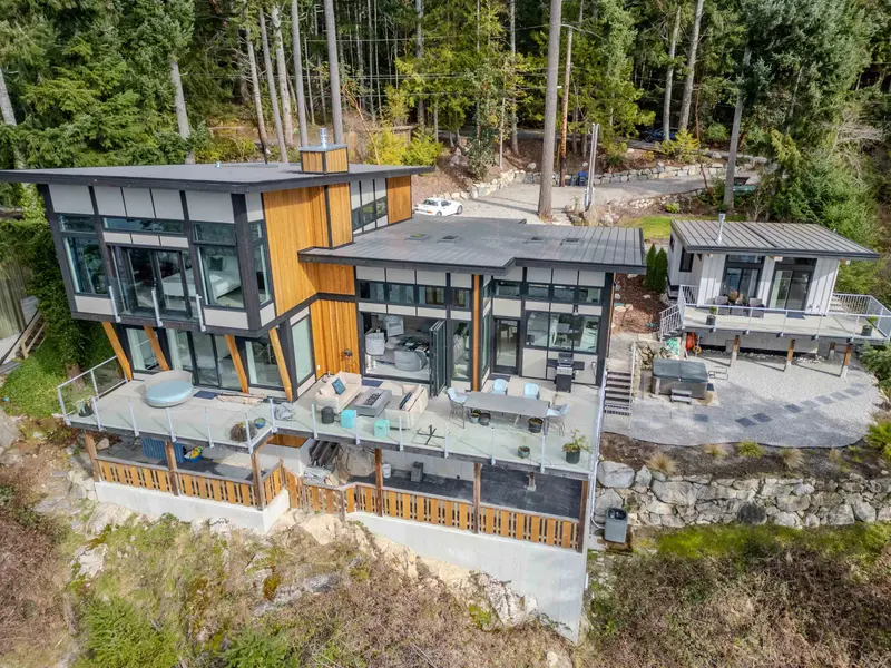 6101 -6099 CORACLE DRIVE - photo 1 of 25