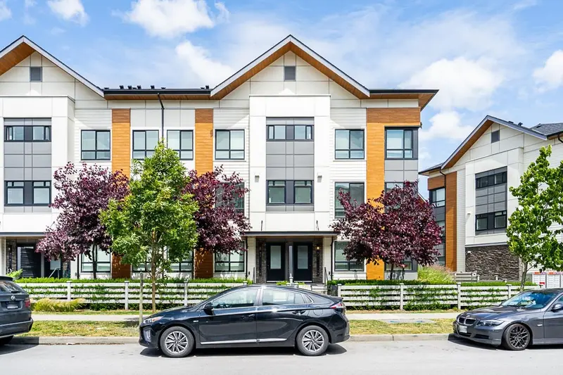 93 15111 EDMUND DRIVE - photo 3 of 25