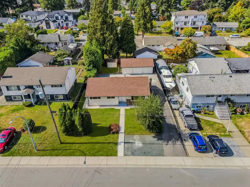 11055 ORIOLE DRIVE - photo 4 of 35