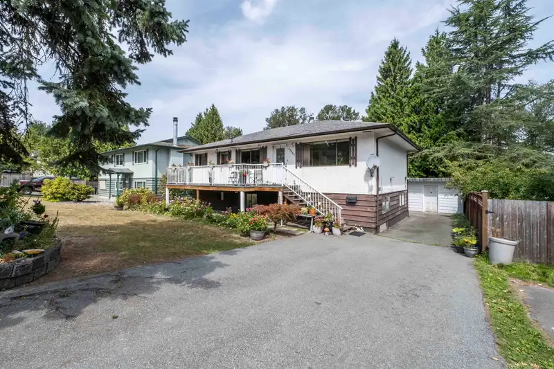 13389 CRESTVIEW DRIVE - photo 3 of 26
