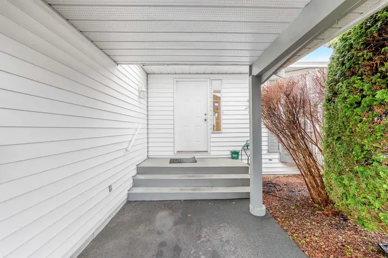 7470 123 STREET - photo 4 of 26