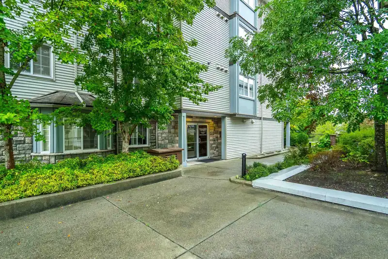 403 14877 100 AVENUE - photo 2 of 36