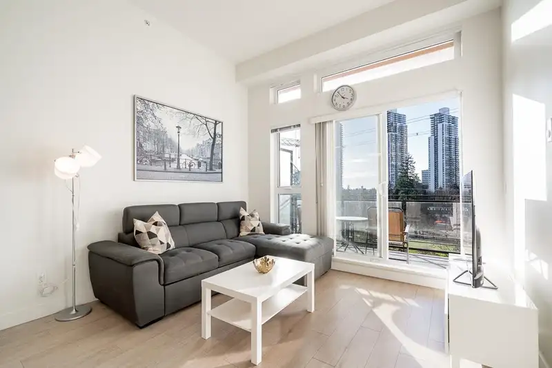 401 13919 FRASER HIGHWAY - photo 3 of 31