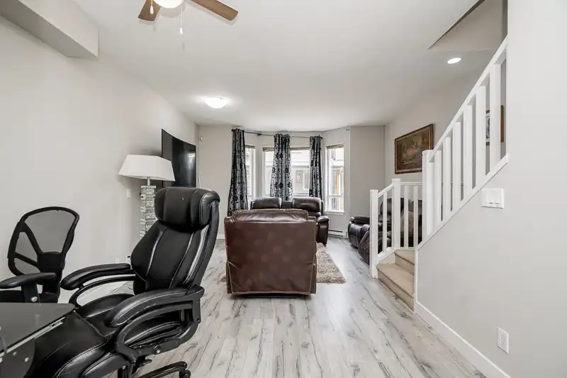 11 16772 61 AVENUE - photo 4 of 40