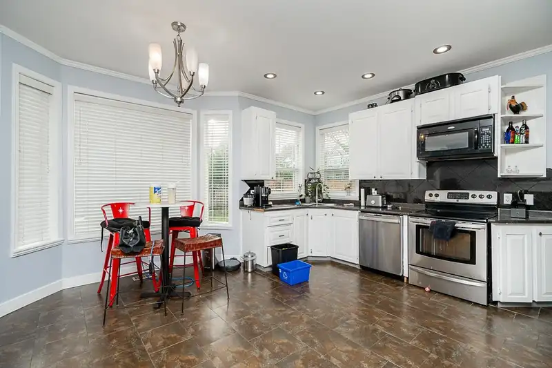 16808 61 AVENUE - photo 1 of 11