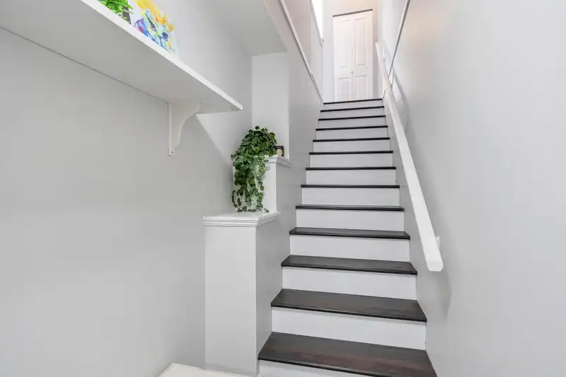 38 19505 68A AVENUE - photo 4 of 40