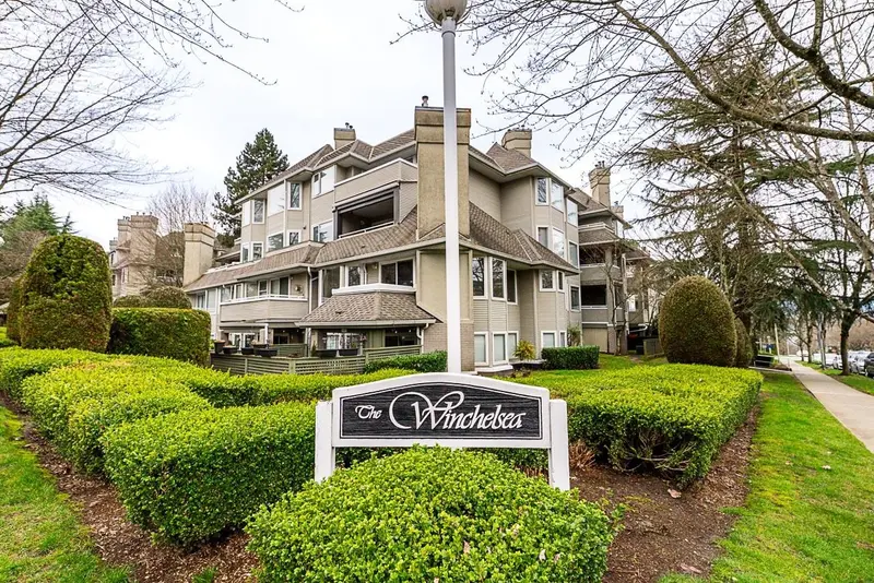 303 3738 NORFOLK STREET - photo 2 of 25