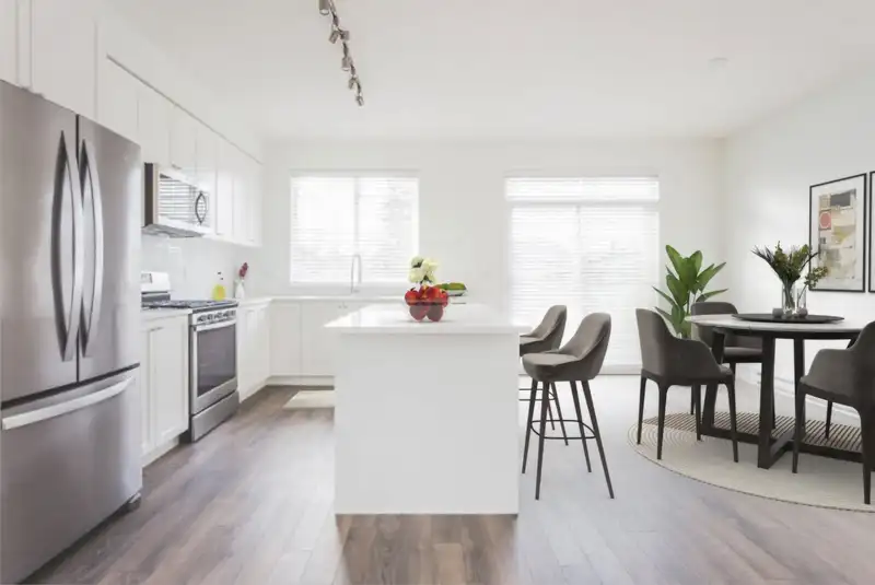 64 7858 137 STREET - photo 3 of 4