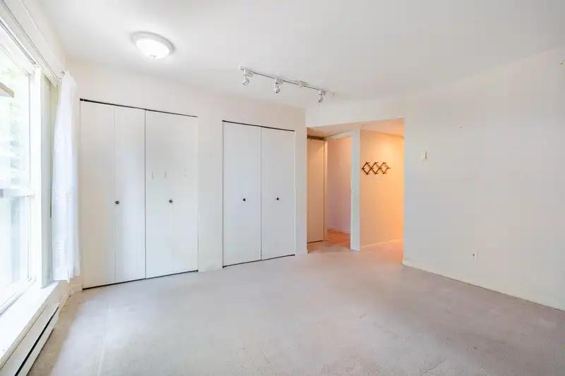 213 7505 138 STREET - photo 3 of 38