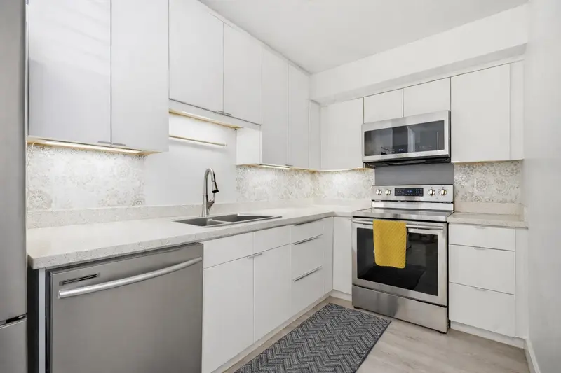 131 33173 OLD YALE ROAD - photo 2 of 25