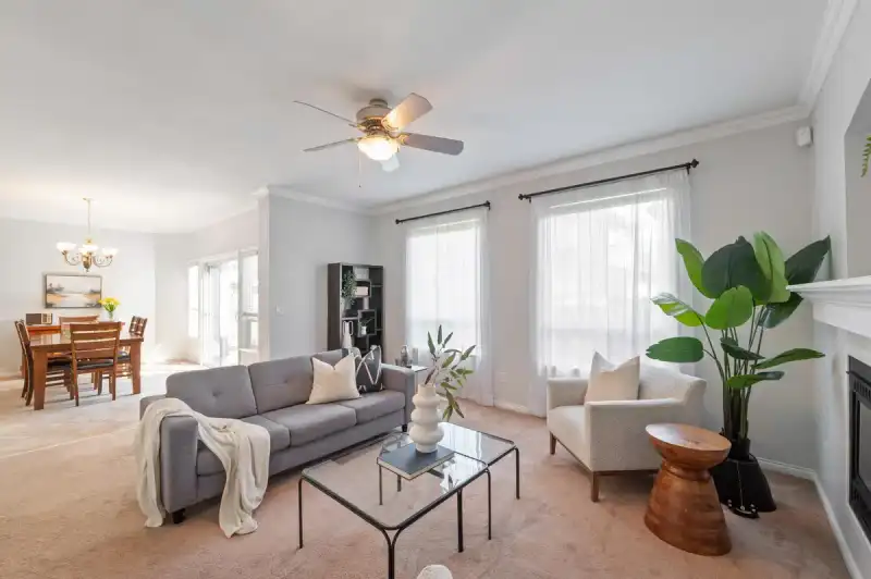 9 18868 69 AVENUE - photo 3 of 40