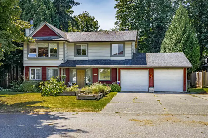 8707 147 STREET - photo 1 of 40
