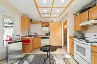 242 7156 121 STREET - thumbnail 3