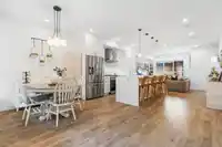 55 7177 194A STREET - thumbnail 1