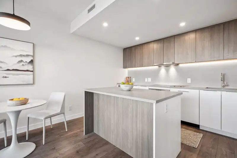 609 13318 104 AVENUE - photo 4 of 31