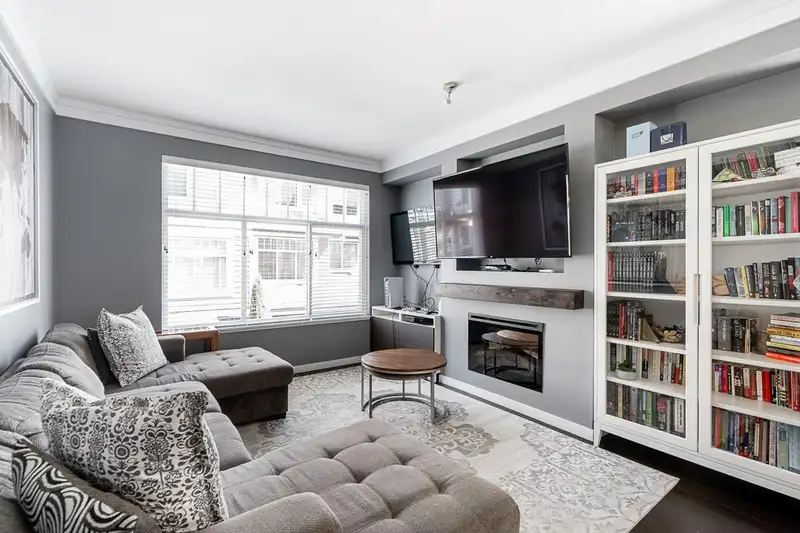 3 14356 63A AVENUE - photo 3 of 35