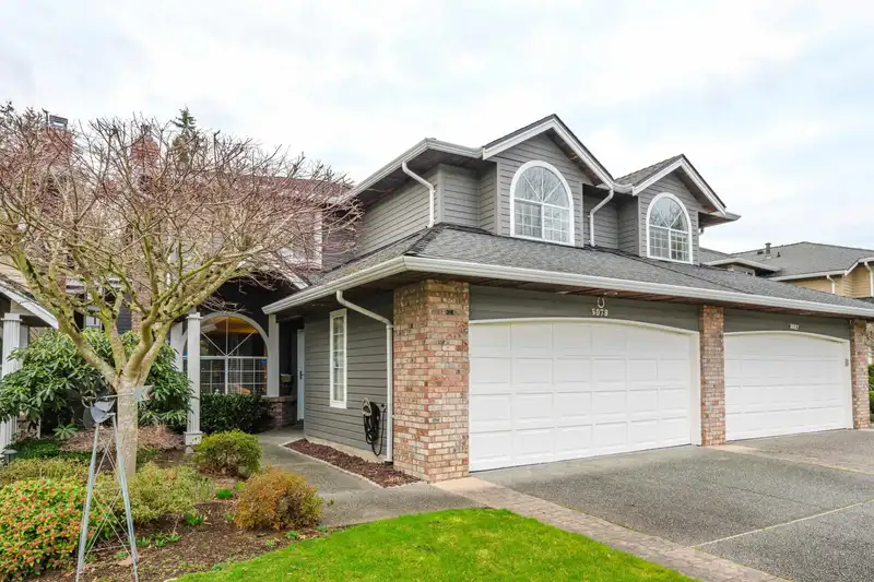 6079 W BOUNDARY DRIVE - photo 2 of 40