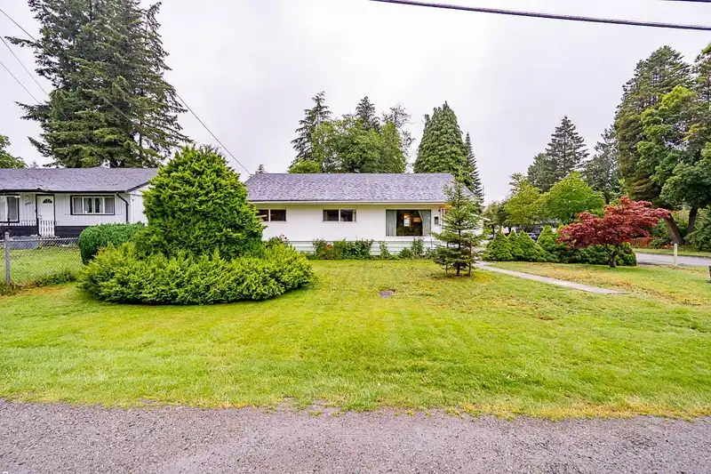 10893 146 STREET - photo 2 of 24