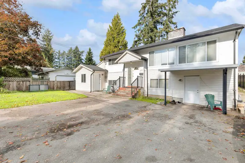 14433 86A AVENUE - photo 2 of 25