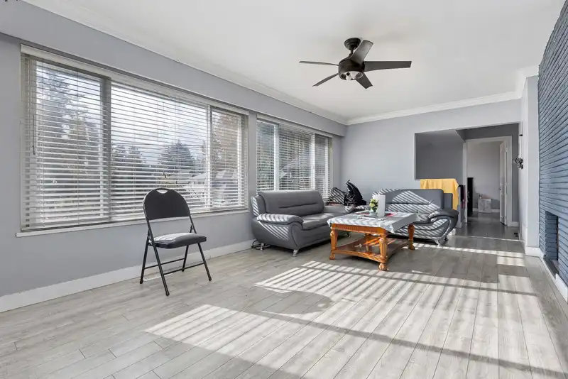 14433 86A AVENUE - photo 3 of 25