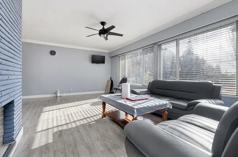 14433 86A AVENUE - photo 4 of 25