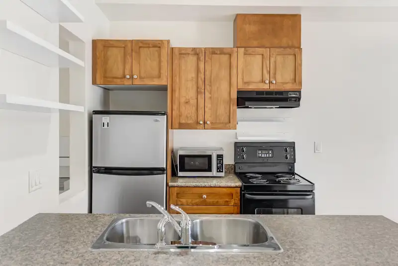 321 13277 108 AVENUE - photo 4 of 23
