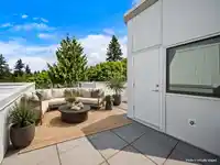 306 6338 KING GEORGE BOULEVARD - thumbnail 2