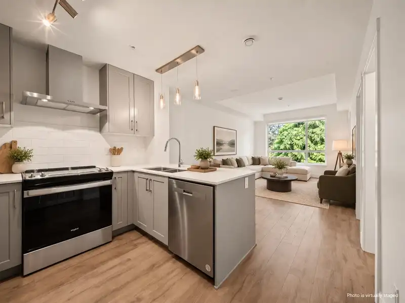 306 6338 KING GEORGE BOULEVARD - photo 3 of 25