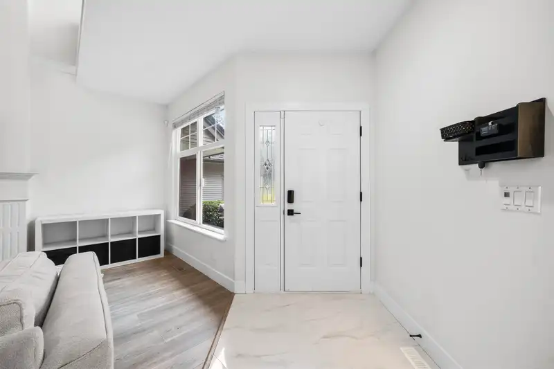 5814 122 STREET - photo 3 of 25