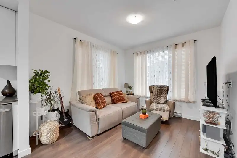 209 15835 85 AVENUE - photo 2 of 22