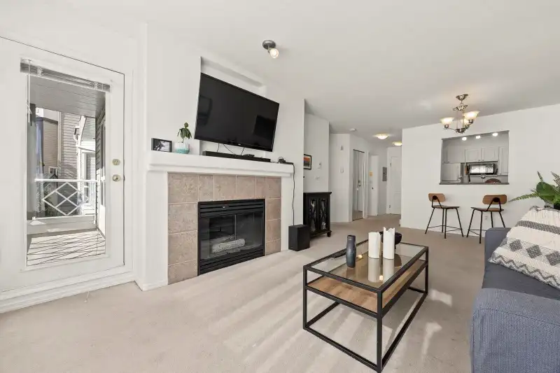 232 9979 140 STREET - photo 1 of 18