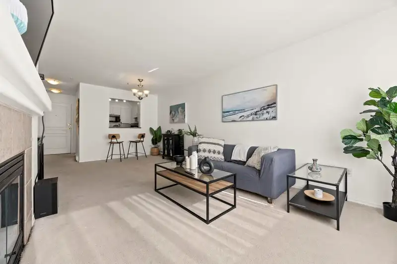 232 9979 140 STREET - photo 4 of 18