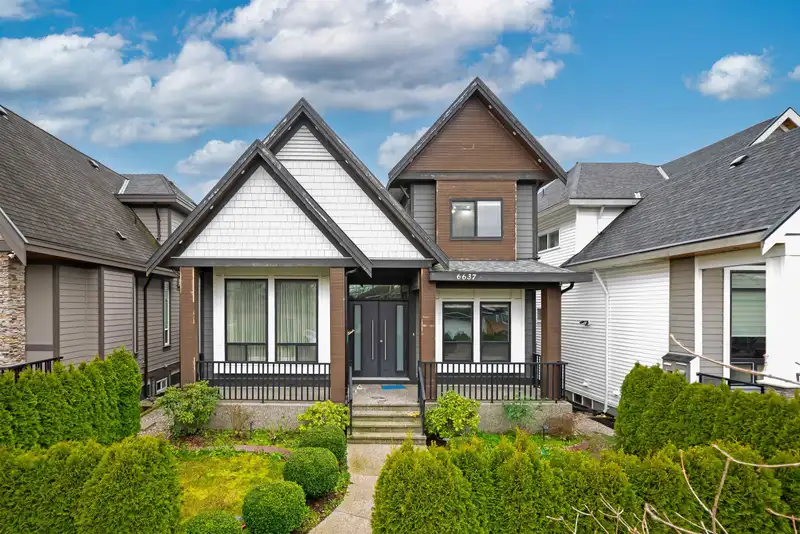6637 121A STREET - photo 1 of 36