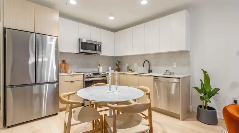 208 13455 94A AVENUE - photo 3 of 13