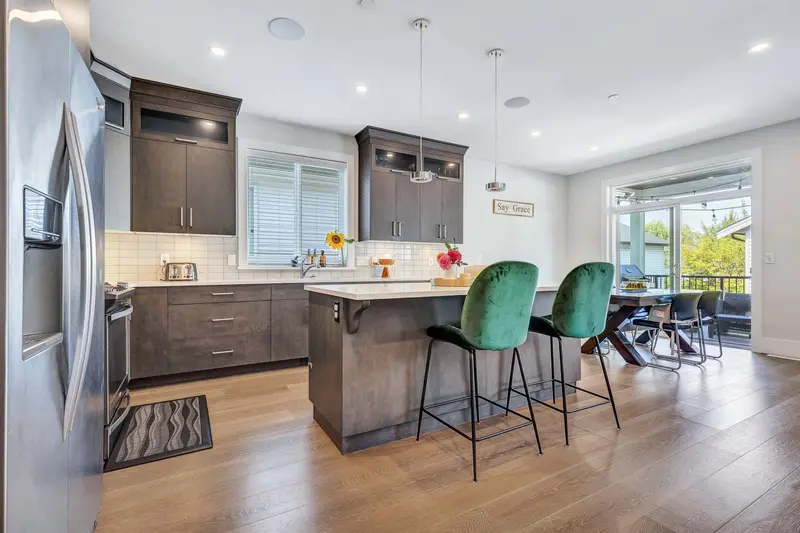 34645 3RD AVENUE - photo 4 of 25