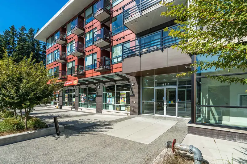 414 18811 72 AVENUE - photo 3 of 25